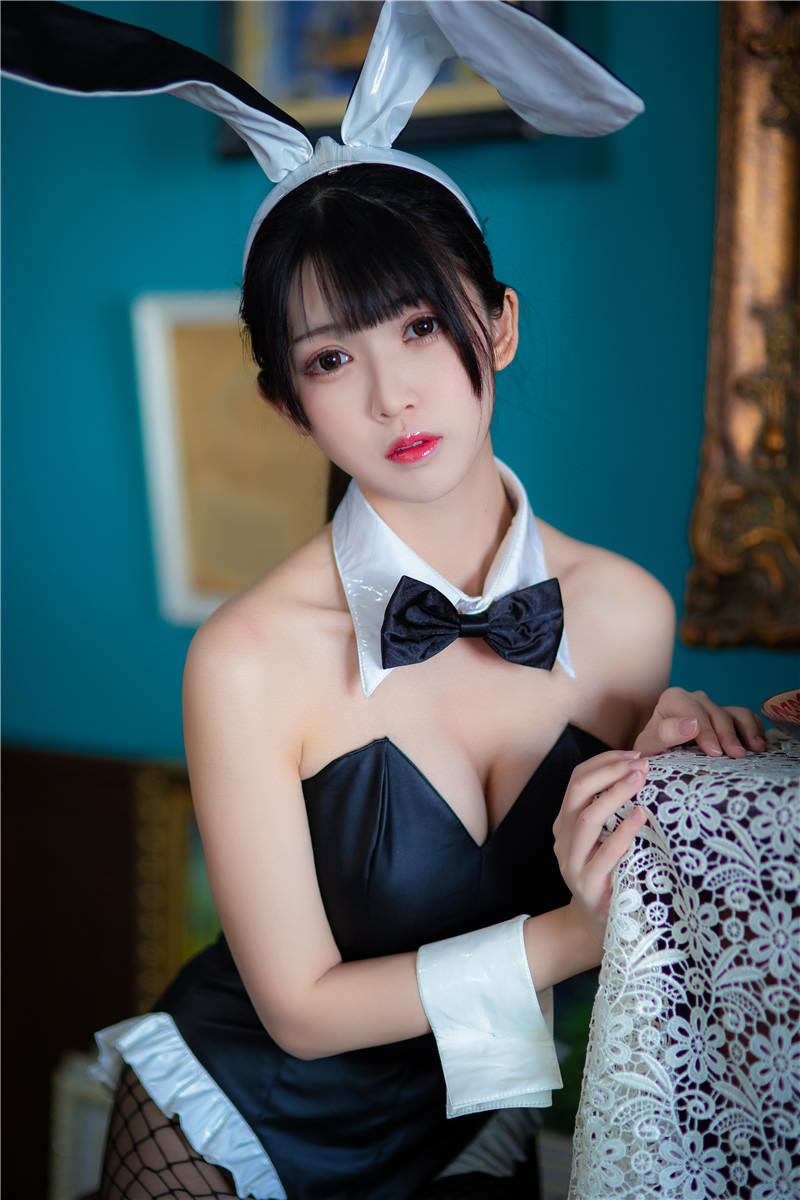 鳗鱼霏儿 – 30套写真cos合集下载 [5GB]